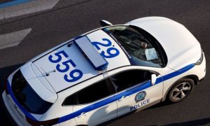 Έκτακτη Είδηση – Συνελήφθη έξω από την Βουλή, ραγδαίες εξελίξεις