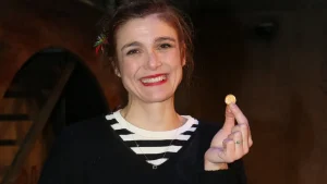 Είχε κρατήσει τα πάντα κρυφά: Γέννnσε πασίγνωστη Ελληνίδα ηθοποιός και δεν το γνώριζε κανείς