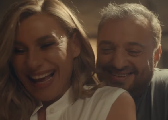 Σούσουpο με Φερεντίνο-Καραβάτου: Πρωταγωνιστούν σε διαφήμιση και όλοι σχολιάζουν το ίδιο