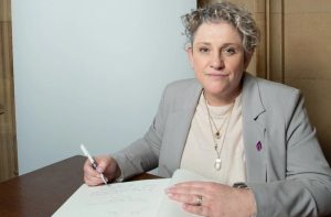 Ραγδαίες πολιτικές εξελίξεις, μαθεύτηκε ο λόγος: Παραιτήθηκε η Υπουργός Υγείας της..