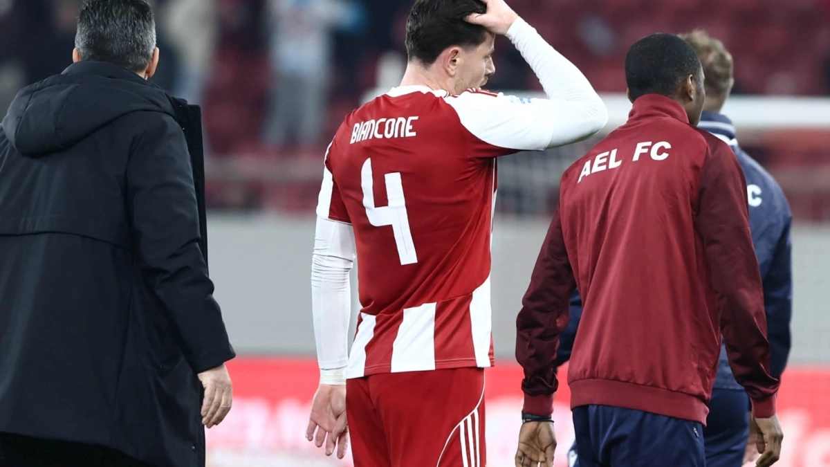 Όλοι μιλούν για την κίνηση Μπιανκόν μετά το Ολυμπιακός - ΑΕΛ και οι αποδοκιμασίες από τον κόσμο