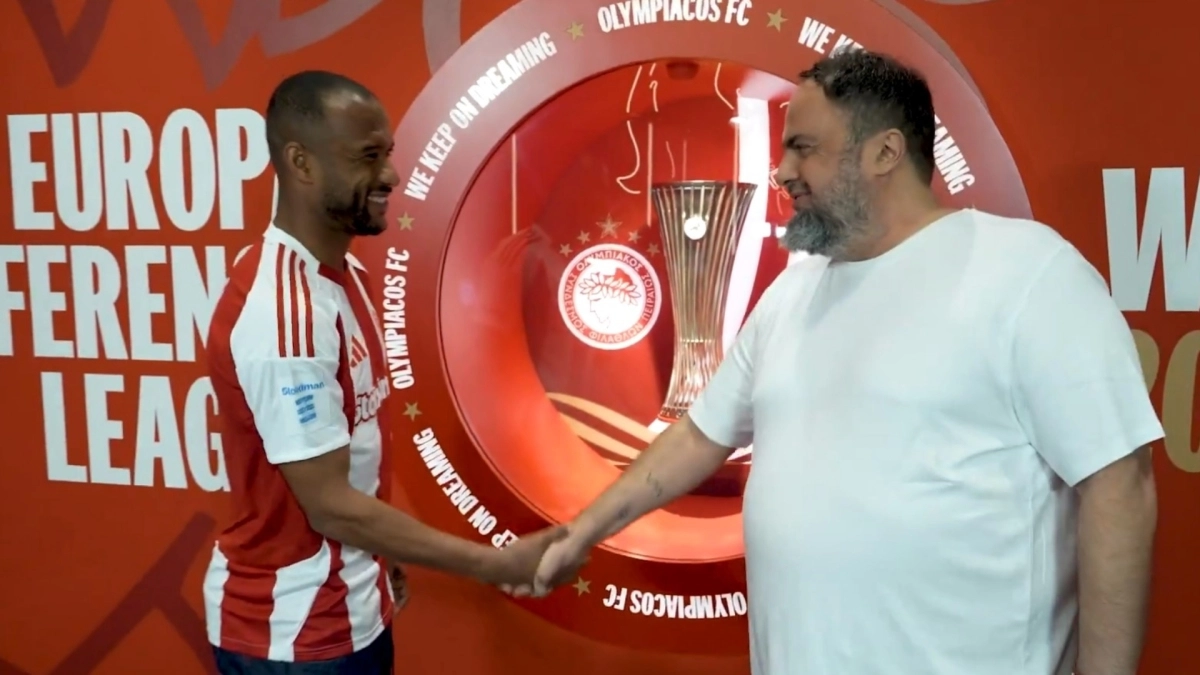 Έδωσαν τα χέρια Ελ Κααμπί και Μαρινάκης: Έτσι ανακοίνωσε την ανανέωση ο Ολυμπιακός