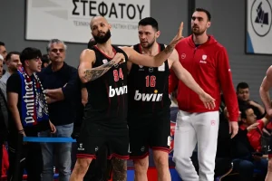 Ολυμπιακός: «Η ΚΑΕ Παναθηναϊκός προχώρησε σε καταγγελία στον ΕΣΑΚΕ για Μπαρτζώκα και Φουρνιέ» – Τι ζητά ο Παναθηναϊκός