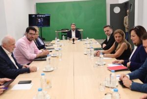 Ούτε Γερουλάνος, ούτε Δούκας: Πρόσωπο έκπληξη για νέος αρχηγός στο ΠΑΣΟΚ