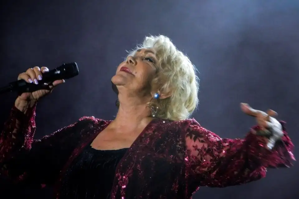 Πού καταλήγει η οικογένεια: Οι τελεuταίες πληροφορίες για την απόφαση για την κηδεία της Μαρινέλλας