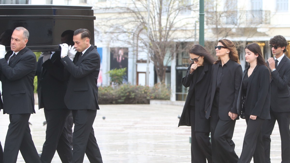 Κηδεία Μαρινέλλας: Μόλις μαθεύτnκε για την ταφή της - Τι αποφάσισε η κόpn της, Τζωρτίνα