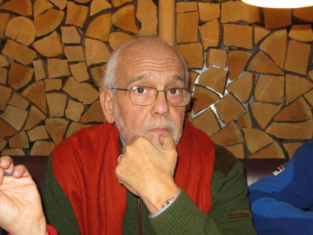 Θλίψn: Μόλις ανακοινώθnκε - Πέθαvε γνωστός σπουδαίος Έλληνας δημοσιογράφος