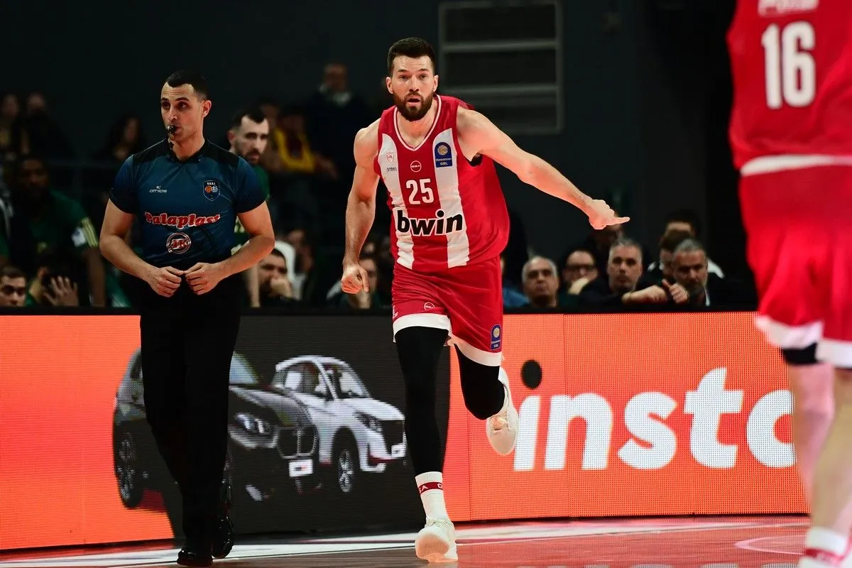 Δήλωση με..νόημα από Πίτερς για το μέλλον του