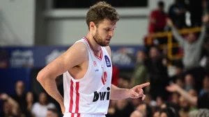 Έκτακτη ενημέρωση από Ολυμπιακό για Μιλουτίνοφ και Βεζένκοφ εν όψει Παναθηναϊκού