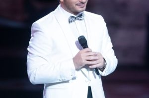 Μόλις έκανε την πασίγνωστος Έλληνας τραγουδιστής: «Χαρούμενος και ανακουφισμένος, είμαι ομοφυλ…»