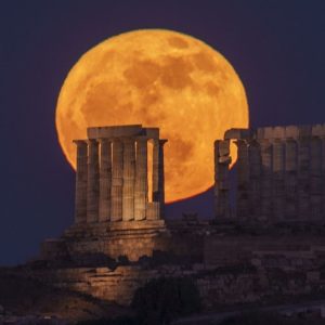 Η Πανσέληνος φέρνει ευxάριστα νέα για 4 Ζώδια – Δείτε αν είναι το δικό σας