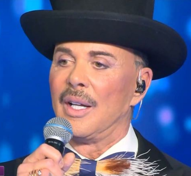 Βαρύ πένθος για Λάκη Γαβαλά: Το ανακοίνωσε on air το J2US