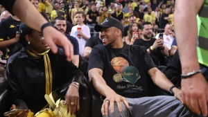 «Ρε Γιάννη, ρε Γιάννη άντε τελείωνε…» – Επικό σύνθημα οπαδών του Άρη για Αντετοκούνμπο