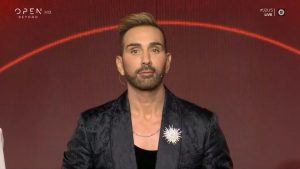 J2US: Ανατροπή με την αποχώρηση στο φινάλε της βραδιάς