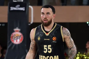 Δήλωσε με…νόημα από Μάικ Τζέιμς για Ολυμπιακό μετά την πρόκριση της Μονακό