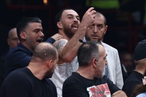 Ολυμπιακός – Μονακό: Το Φύλλο Αγώνα “καίει” τον Μάικ Τζέιμς – Τι έχουν γράψει οι διαιτητές