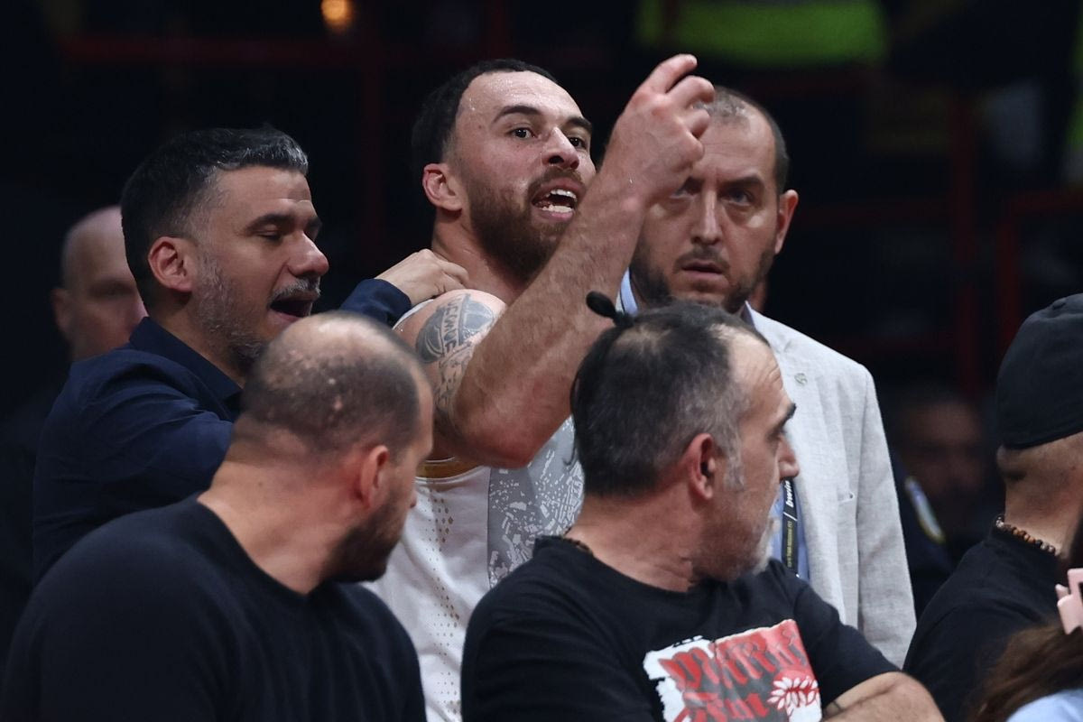 Ολυμπιακός – Μονακό: Το Φύλλο Αγώνα “καίει” τον Μάικ Τζέιμς - Τι έχουν γράψει οι διαιτητές