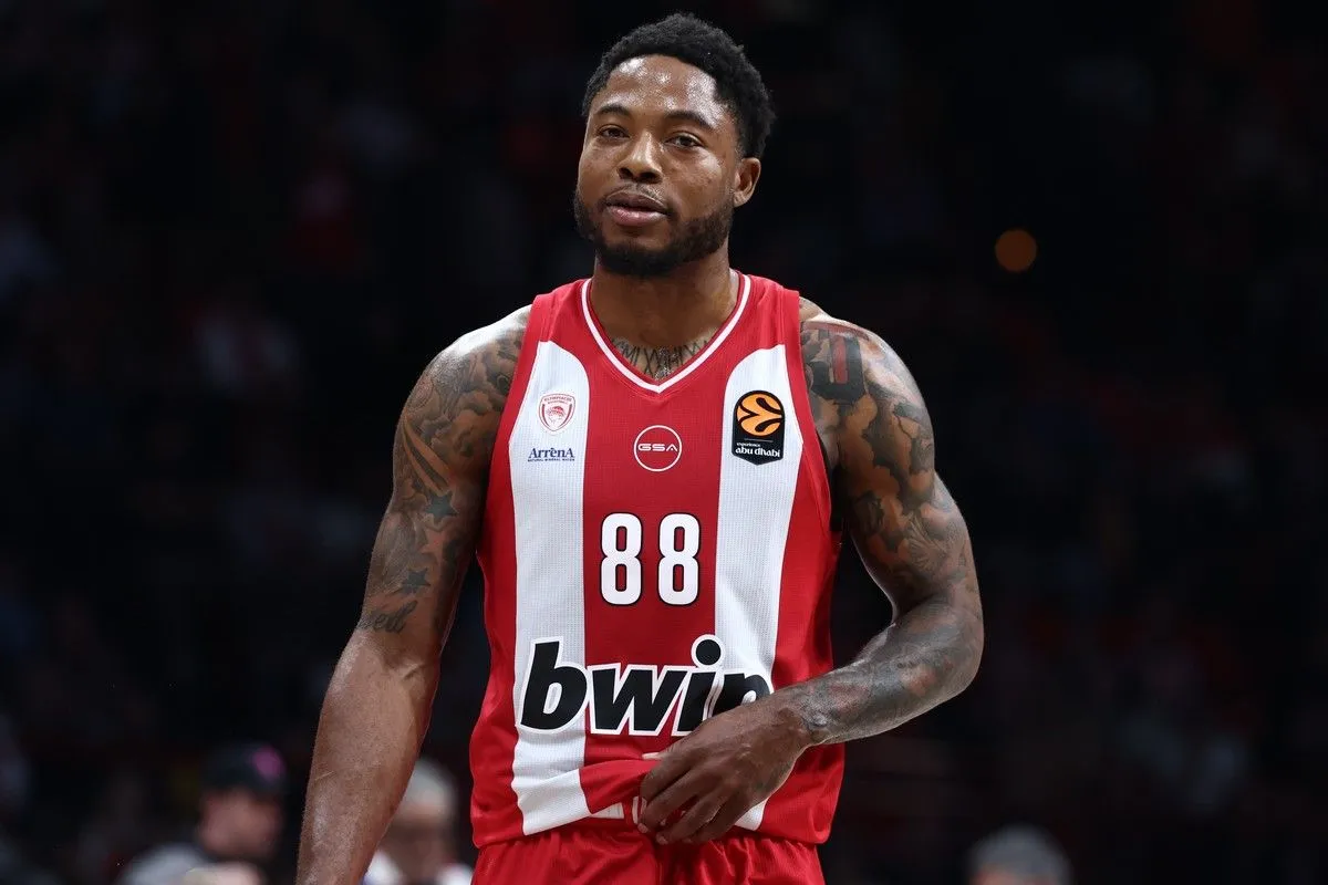 Αυτή είναι η βαριά καμπάνα στον Ταϊρίκ Τζόουνς για χειρονομία στο Παναθηναϊκός - Ολυμπιακός