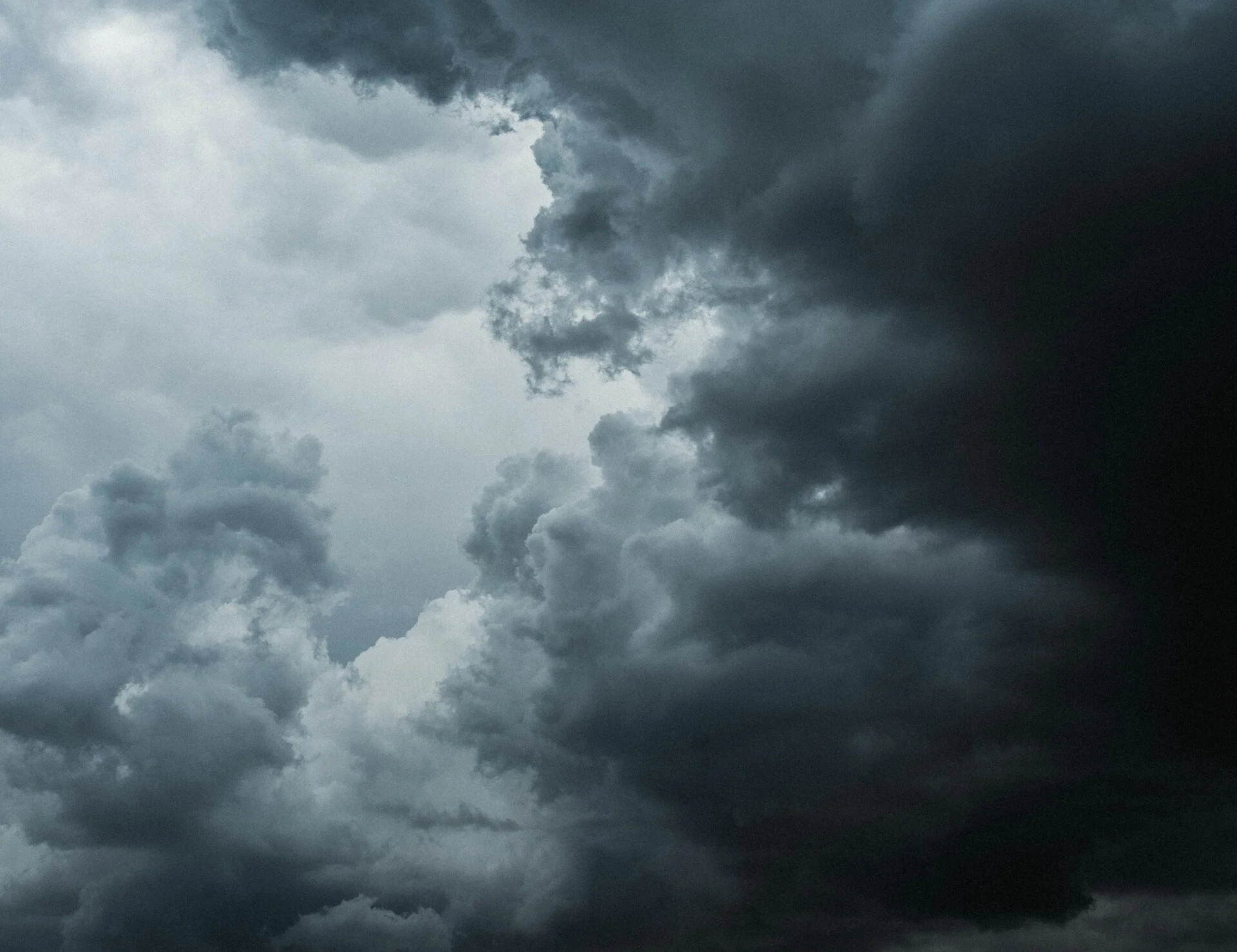 Σoκ τι ανακοίνωσαν οι μετεωρολόγοι για την Πρωτομαγιά - Άσxnμα νέα για όσους ήθελαν να φύγουν 3ημερο