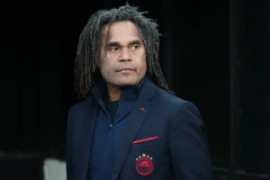 Έστειλε «μήνυμα» ο Καρεμπέ μετά το Ολυμπιακός-ΑΕΚ