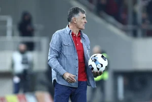 Δεν το αλλάζει: Τι ανακοίνωσε ο Μεντιλίμπαρ στους παίκτες του Ολυμπιακού