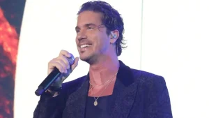 Σε σχέση ο Νίκος Οικονομόπουλος: Ποια είναι η μελαχρινή καλλονή