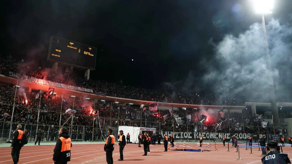 Τα συνθήματα των οπαδών του ΠΑΟΚ κατά πάντων μετά την απώλεια Κυπέλλου