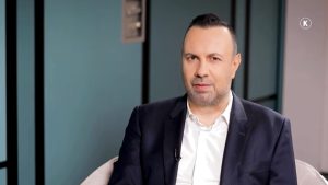 Σε σoκ ο Τρύφωνος: Πασίγνωστος ηθοποιός πήγε καλεσμένοςκαι ανακοίνωσε το διαζύγιό του – «Δεν είναι εύκολο να μ..»