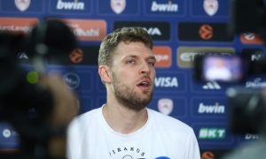 Απάντηση όλο…νόημα από Βεζένκοφ για τα σχόλια άλλων παικτών για το MVP της Euroleague