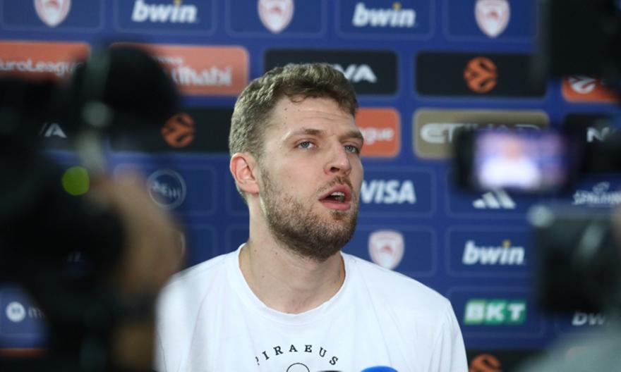 Απάντηση όλο...νόημα από Βεζένκοφ για τα σχόλια άλλων παικτών για το MVP της Euroleague