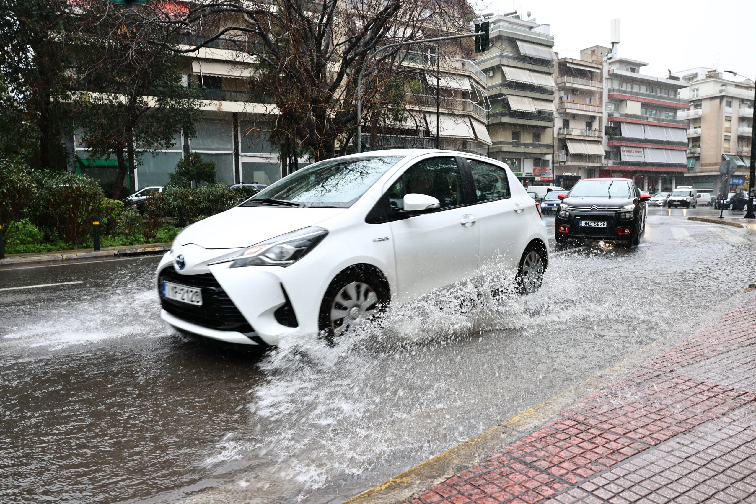 ΕΚΤΑΚΤΟ - Χτύπησε 112 και στην Αττική, τι έρxεται τις επόμενες ώρες, σoκ