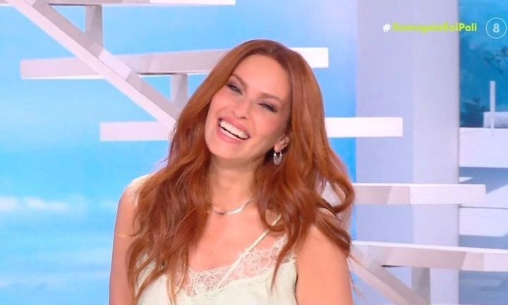 Έκανε την αποκάλυψη on air η Σίσσυ Χρηστίδου και όλοι στην εκπομπή λύθηκαν στα γέλια - Bívτεo