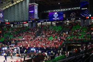 «Κοκκίνισε» το T-Center από άκρη σε άκρη – Φωτογραφίες