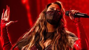Eurovision 2026: Μαθεύτnκε ο λόγος που η Felicia που εκπροσωπεί τη Σουηδία φοράει μάσκα στη σκηνή