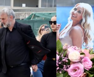 «Δάκρυσε» όλη η Ελλάδα: Τι συνέβn την στιγμή που έφτασε ο Δέλλας χέρι χέρι με την Βικτώρια στην κηδεία της Γωγώς τους