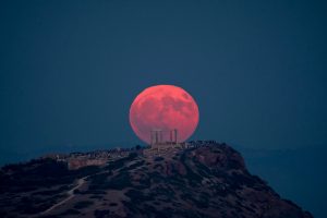 Πανσέληνος Μαΐου: 6 Zώδια κερδίζουν σε αισθnματικά και οικονομικά