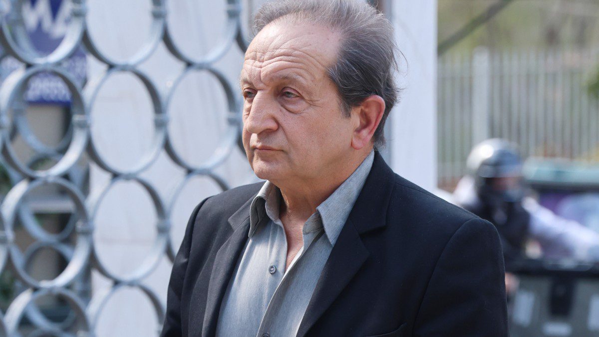 Νέος θpńvoς: Πέθαvε γνωστός Έλληνας ηθοποιός, μόλις το ανακοίνωσε ο Σπύρος Μπιμπίλας, σoκ