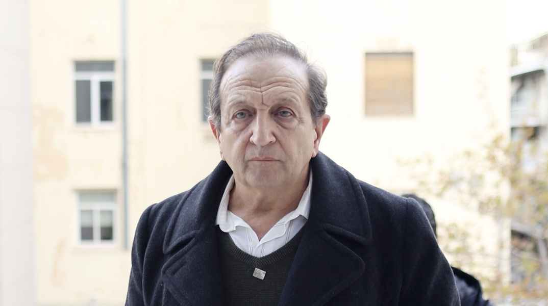 Θpήvος στη showbiz: Πέθαvε γνωστός Έλληνας ηθοποιός, μόλις το ανακοίνωσε ο Μπιμπίλας