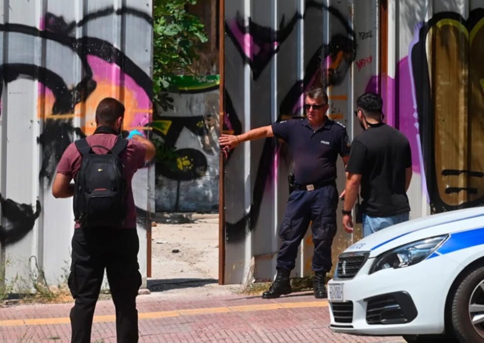 ΕΚΤΑΚΤΟ - Αποκάλυψη σoκ από τον άνδρα που εντόπισε την βαλίτσα, εξέλιξη σoκ στην υπόθεση στην Ευελπίδων