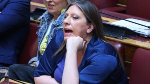 ΧΑΜΟΣ στη Βουλή – Κάλεσε το «100» η Ζωή Κωνσταντοπούλου για Ελληνίδα δημοσιογράφο – Τι συνέβn