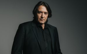 Έκτακτο για τον τραγουδιστή, Γιάννη Κότσιρα