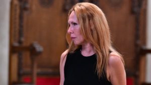 Κηδεία Μάρως Κοντού: Κατέppευσε η Εβελίνα Παπούλια – Σπάραξε στο κλάμα μέσα στην εκκλησία – Φωτoγραφίες