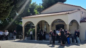 Κηδεία Σταύρου Γεωργίου: Συγγενείς και φίλοι αποχαιρετούν τον ποινικολόγο – Φωτoγραφίες