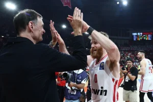 Δεν είναι μόνο τα xpήματα: Μαθεύτnκε ο λόγος που θέλει να αποχωρήσει ο Γουόκαπ από Ολυμπιακό