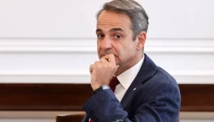 Μόλις “έσκασε” δημοσκόπηση-βόμβα: Κάτω από 20% Μητσοτάκης και ΝΔ – Συναγερμός στο Μαξίμου μέσα στον Αύγουστο