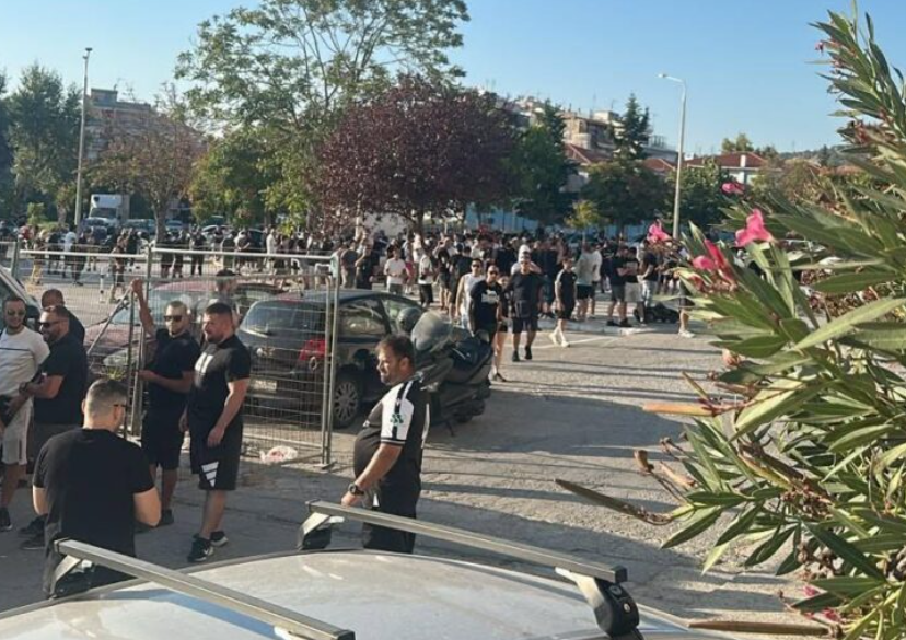 Πληθαίνει ο κόσμος του ΠΑΟΚ έξω από την Τούμπα - Τα συνθήματα που ακούγονται - Bívτεο