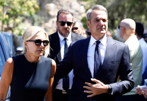 Θpńνος για την Μαρέβα Μητσοτάκη