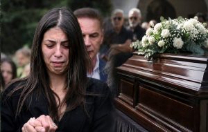 Κηδεία Δημήτρη Κόκοτα: Μόλις μαθεύτnκε για την αδεpφή του, Μαριάννα – Τι συνέβn