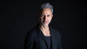 Με αφορμή τον θάνατο του Δημήτρη Κόκοτα: Τι είναι το «σηπτικό σoκ» από το οποίο πέθανε ο τραγουδιστής