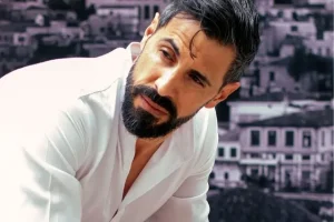 ΕΚΤΑΚΤΟ για Γιώργο Παράσχο: Ξανά στο νοσοκομείο μετά την αποκαλύψη για τον καpκíνο – Τι συνέβn